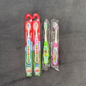 (Lot of 4) Colgate Kids Extra Soft Toothbrush ages 0-2